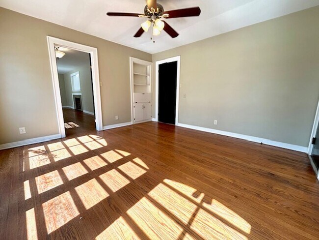 Building Photo - Coming Soon 10/8/25! Charming and spacious...