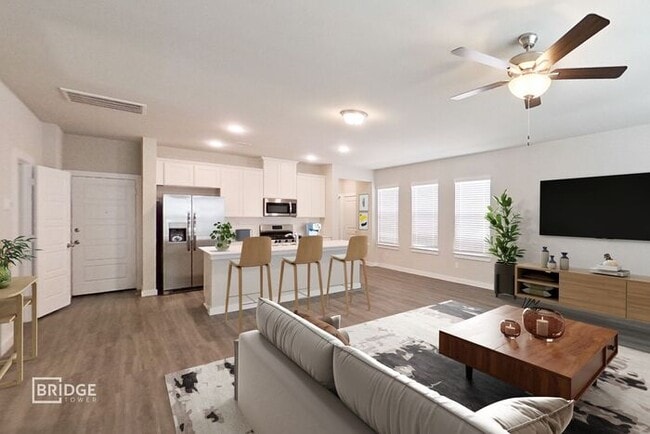 Building Photo - 335 Huisache St