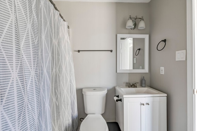 Building Photo - 1740 Timber Ridge Rd