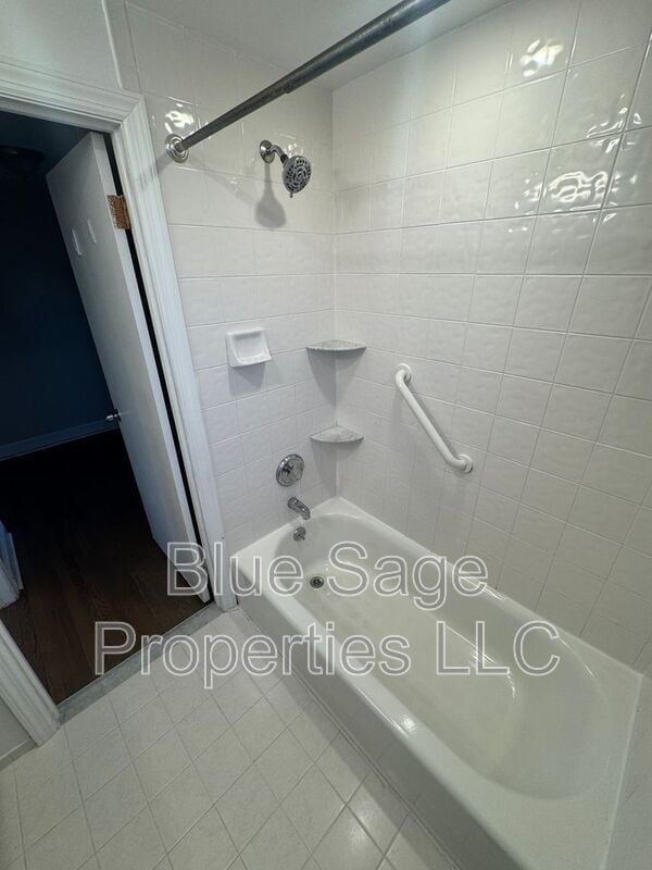 Building Photo - 279 Westpark Ln