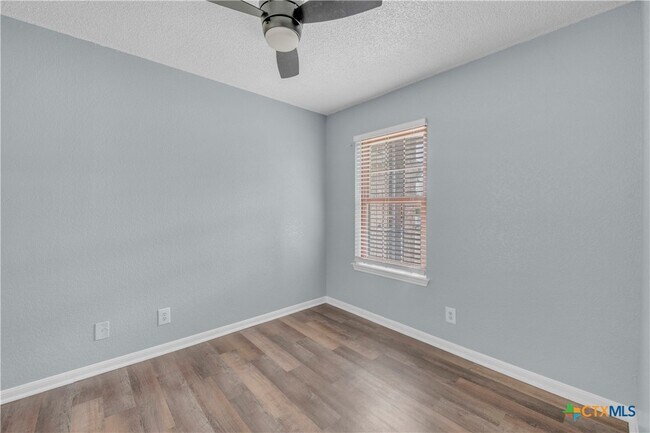 Building Photo - 2807 Bermuda Dr