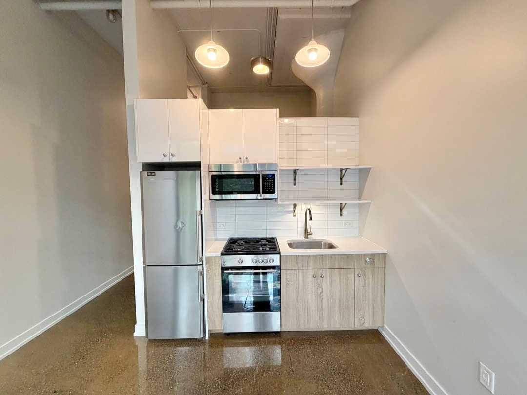 Building Photo - 152 W Huron St