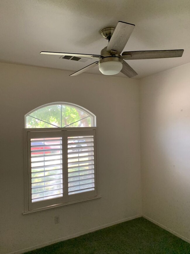 Building Photo - 3 Bedroom 2 Bath Solar Home