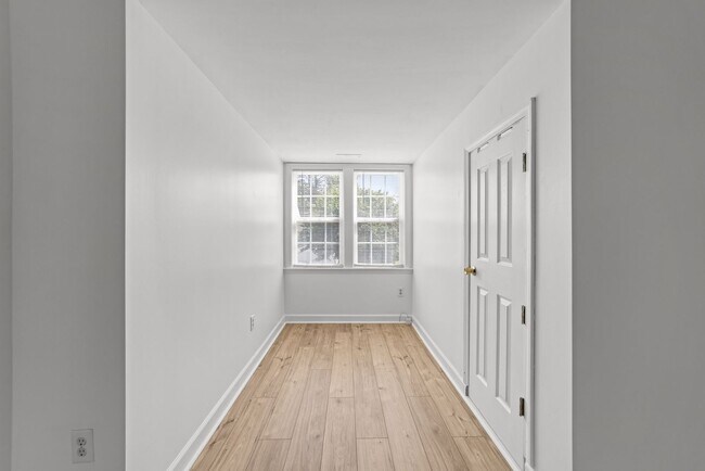 Building Photo - Spacious 3-Bedroom Home with Bonus Room an...