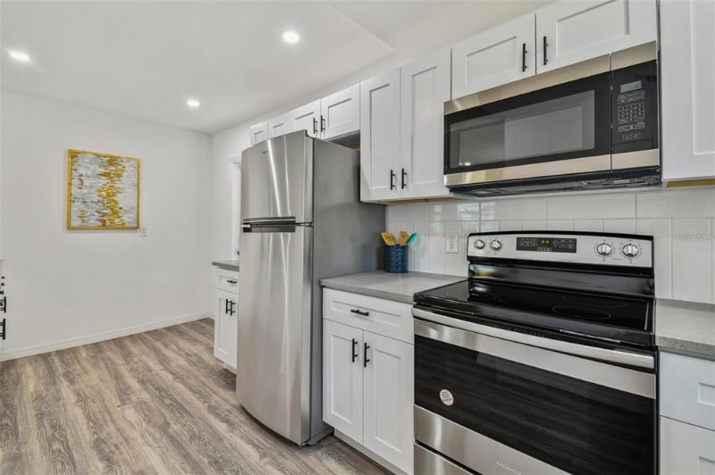 Building Photo - 908 E Cayuga St