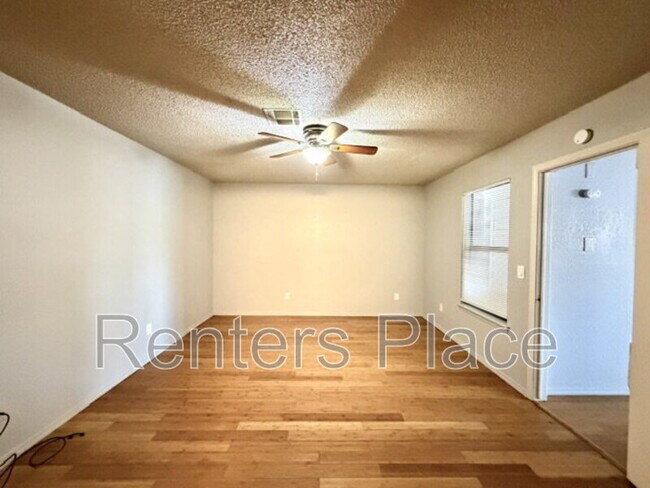 Building Photo - 1207 S Quaker Ave