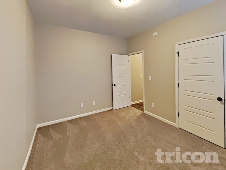 Building Photo - 77 Dropseed Ln