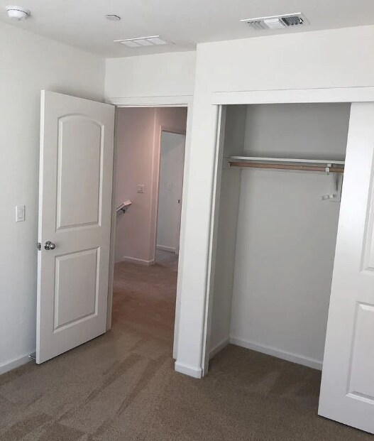 Building Photo - 2557 Lacey Ann Ave