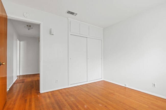 Building Photo - 122-64TH