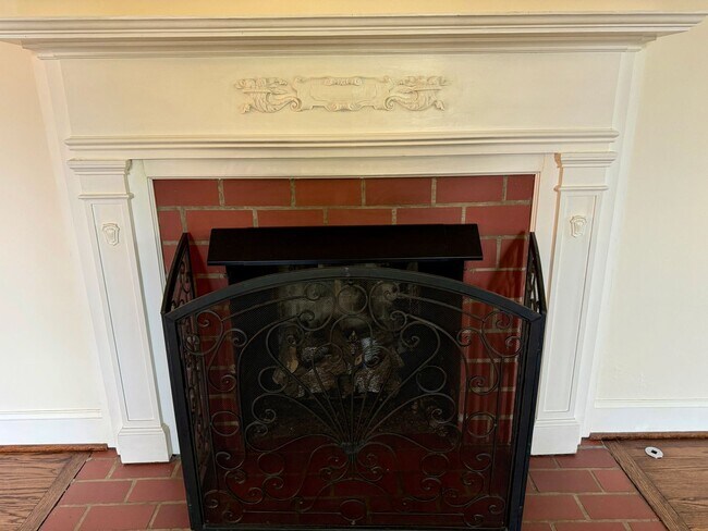 Building Photo - Charming Green Hills Single Family Home