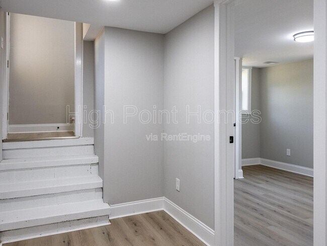 Building Photo - 1201 E 32nd St