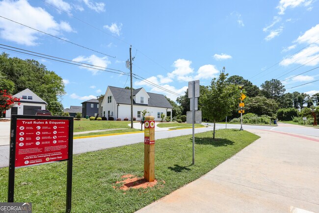 Building Photo - 499 Little Oak St