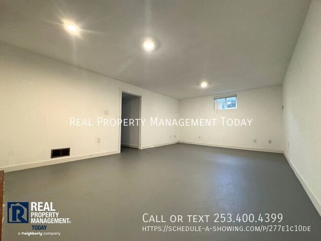 Building Photo - 2344 N Winnifred St