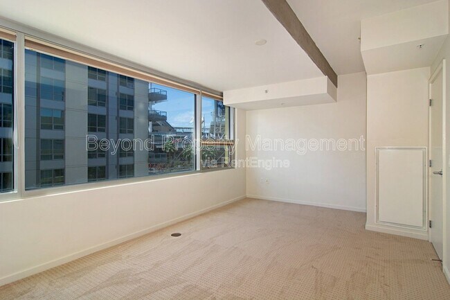 Building Photo - 321 Tenth Avenue
