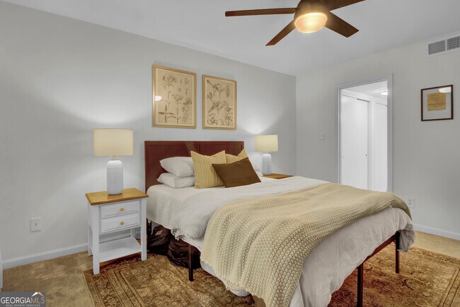 Building Photo - 12 Vista Square NW