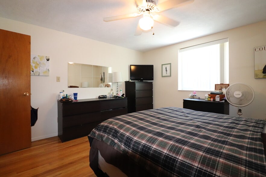 Building Photo - 81 Green St