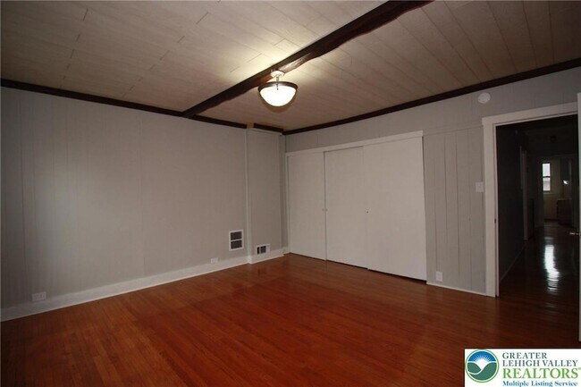 Building Photo - 513 Cattell St