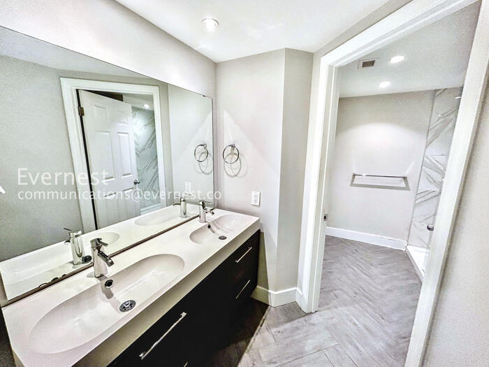 Building Photo - 199 14th St NE