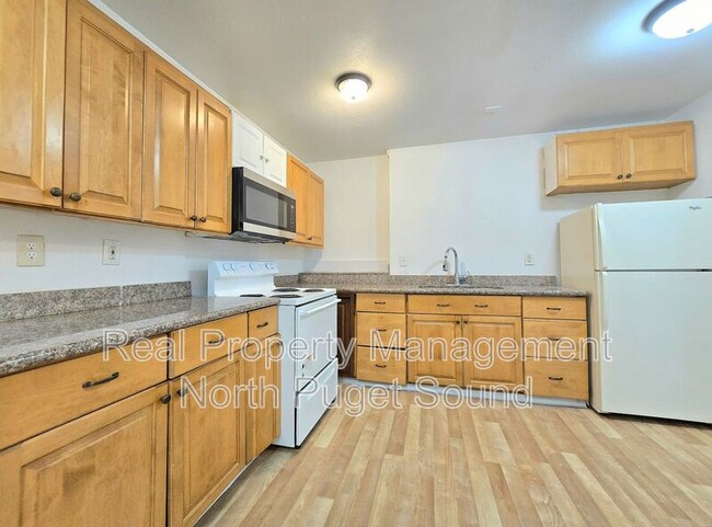 Building Photo - 15602 Ash Way