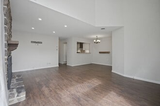 Building Photo - Beautifully Renovated Single-Level Condo in Hatboro-Horsham