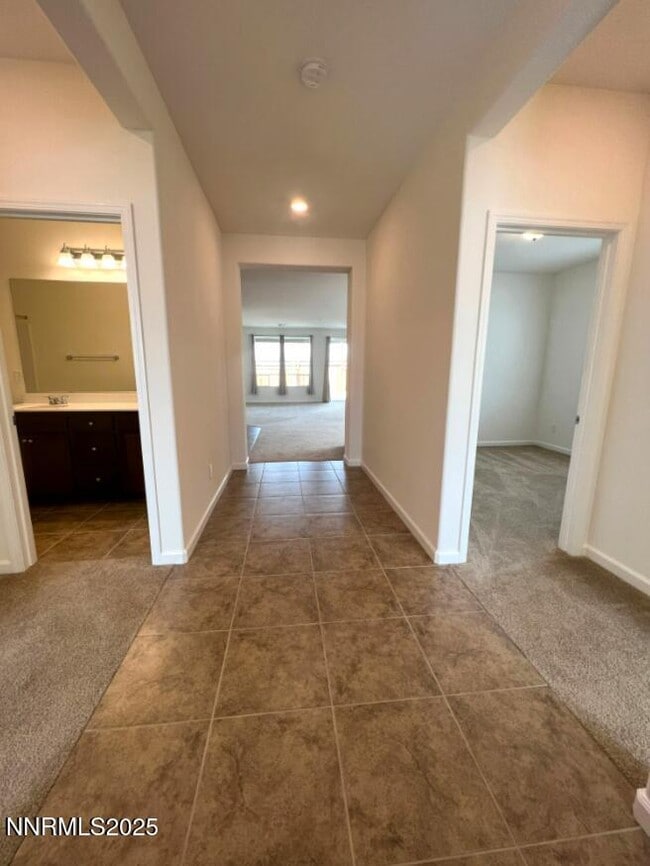 Building Photo - 7273 Hillstone Rd
