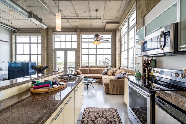 Building Photo - 444 NW 1st Ave