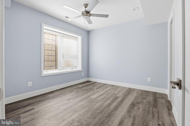 Building Photo - 2602 4th St NE