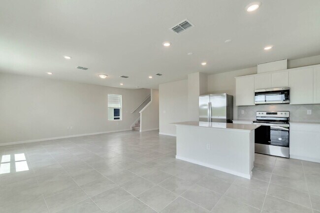 Building Photo - Available on 08/10! Desirable 4-Bedroom Home in Scenic Ridgeview Community