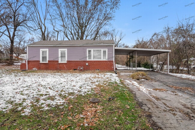 Primary Photo - 13508 Silver Ln