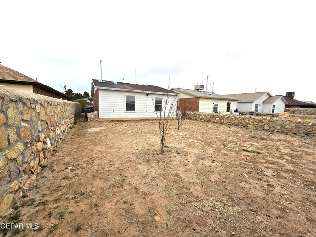 Building Photo - 3856 Tierra Alamo Dr