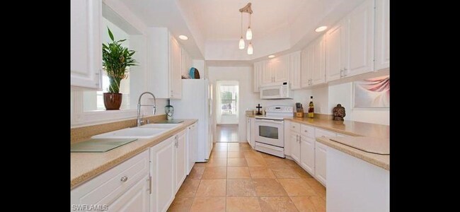 Building Photo - 28308 Moray Dr