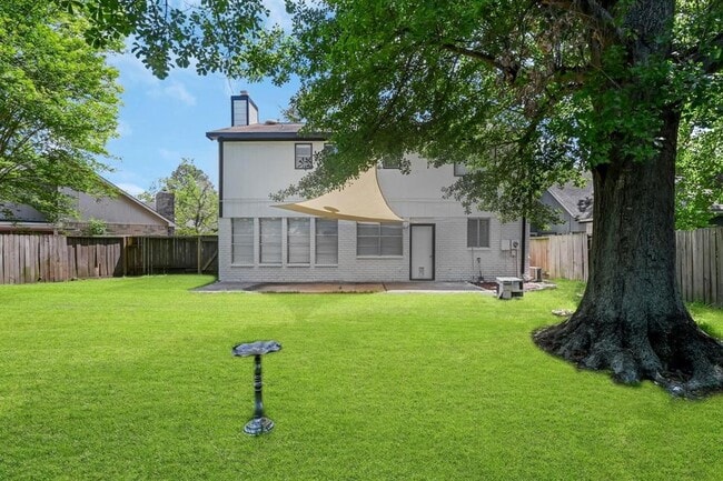 Building Photo - 8006 Summer Trail Dr