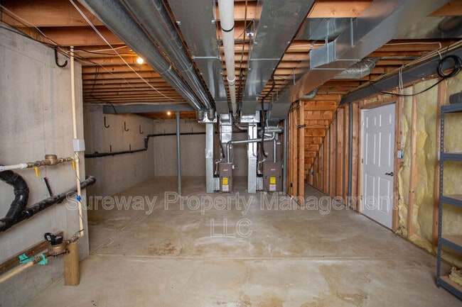 Building Photo - 7 Amaryllis Ln