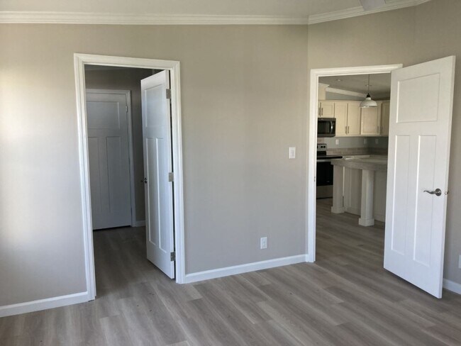 Building Photo - 3630 Vine Trl