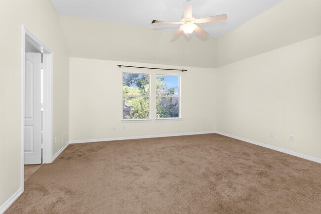 Building Photo - 2 Lulach Cir