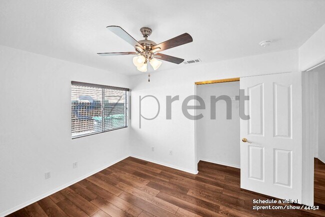 Building Photo - 27015 Hemingway Ct
