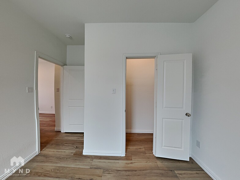 Building Photo - 7900 Green Heron Dr