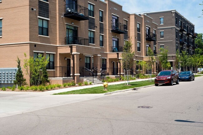 Building Photo - Wealthy | Two Bedroom Two Bathroom