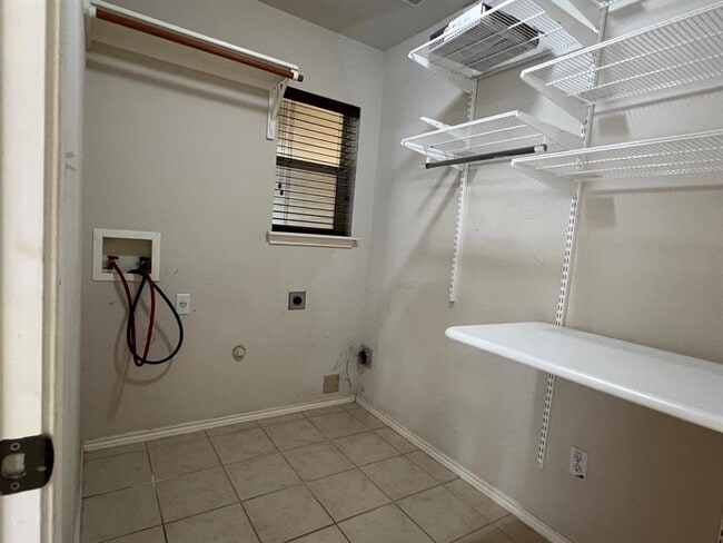 Building Photo - 9504 Castle Pines Dr