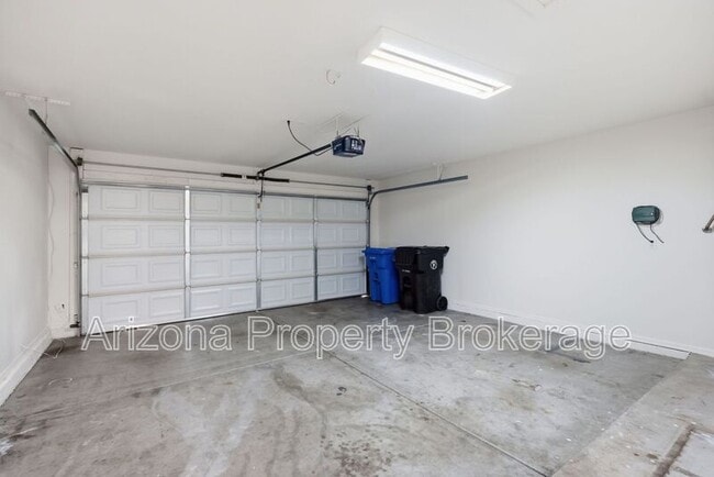 Building Photo - 10249 E Calypso Ave