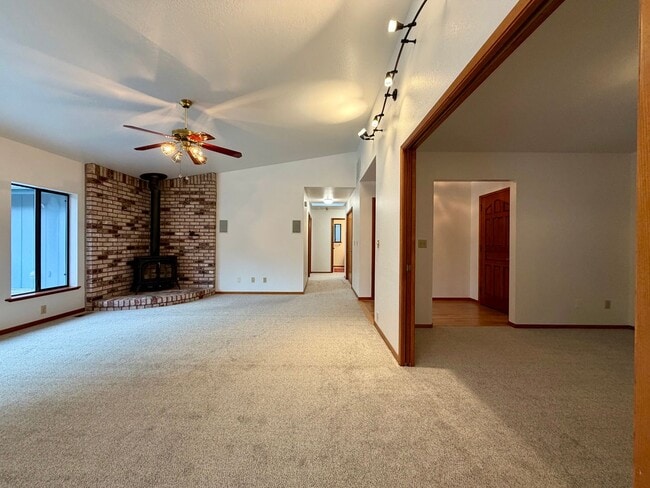 Building Photo - 4036 Campton Rd