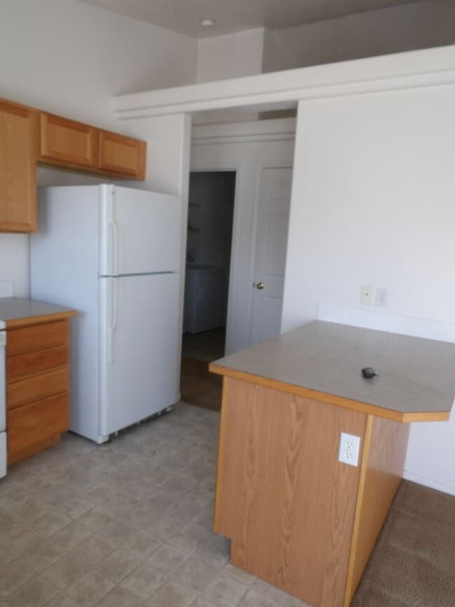 Building Photo - Home in the Landings!