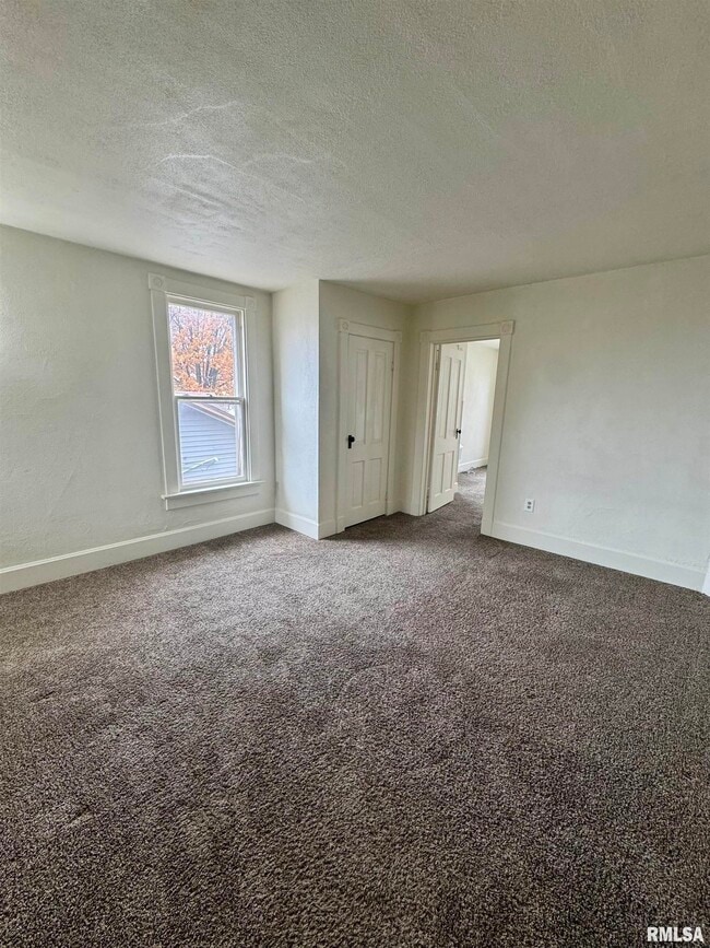 Building Photo - 2325 McKinley Ave