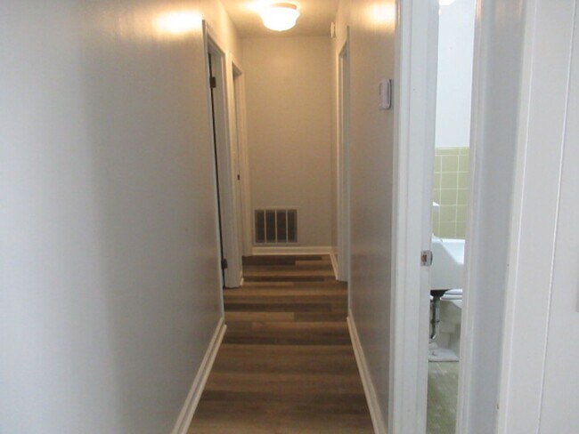 Building Photo - 55 Greenwood Ln