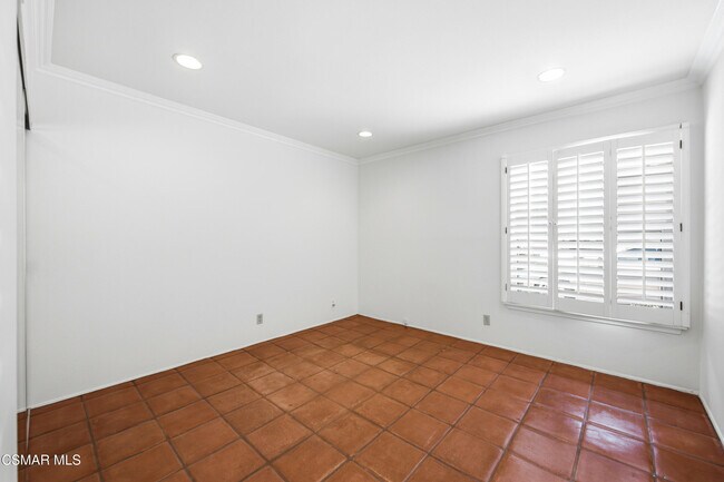 Building Photo - 1090 Elfstone Ct