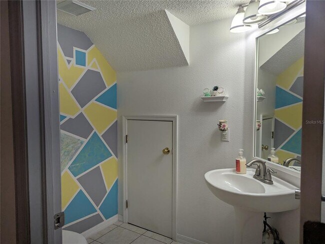 Building Photo - 10740 Keys Gate Dr