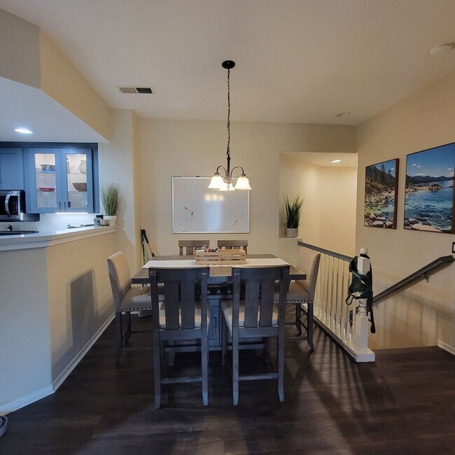 Building Photo - Otay Ranch - Gorgeous 2 Bed/2 Bath Condo w...