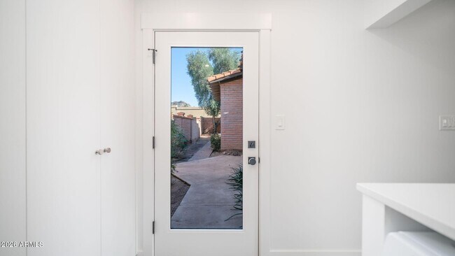 Building Photo - 6833 N 18th St