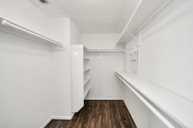 Building Photo - 19215 Terra Forest Ct