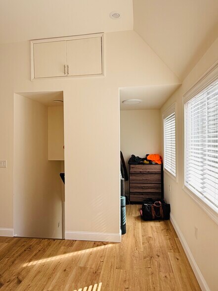 Building Photo - 515 Cow Hill Rd